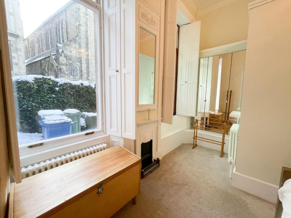 1 Bed Character Filled Glasgow Apartment Luaran gambar